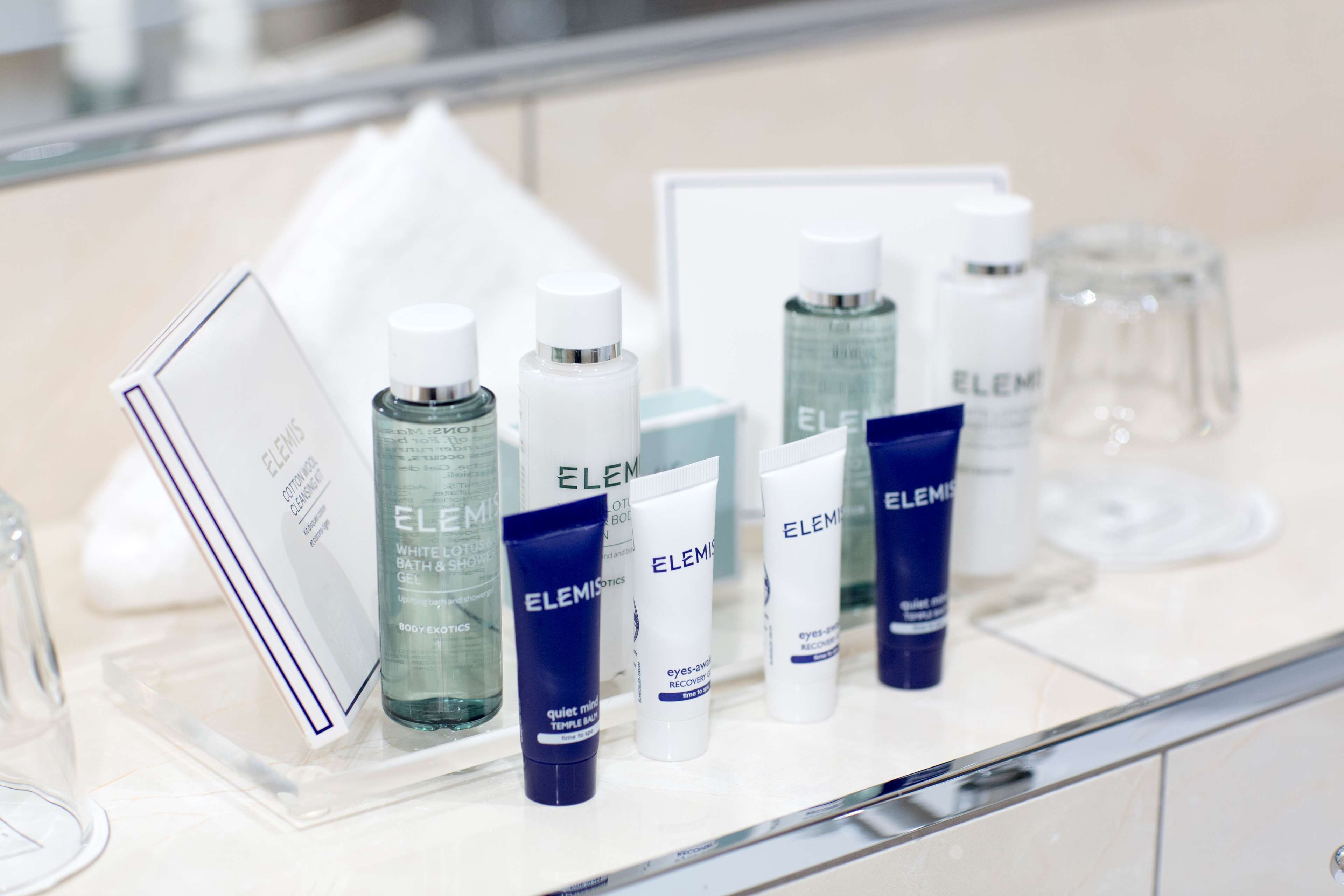 suite, 1 double bed (super deluxe suite) | 1 bedroom, premium bedding, in-room safe, individually decorated