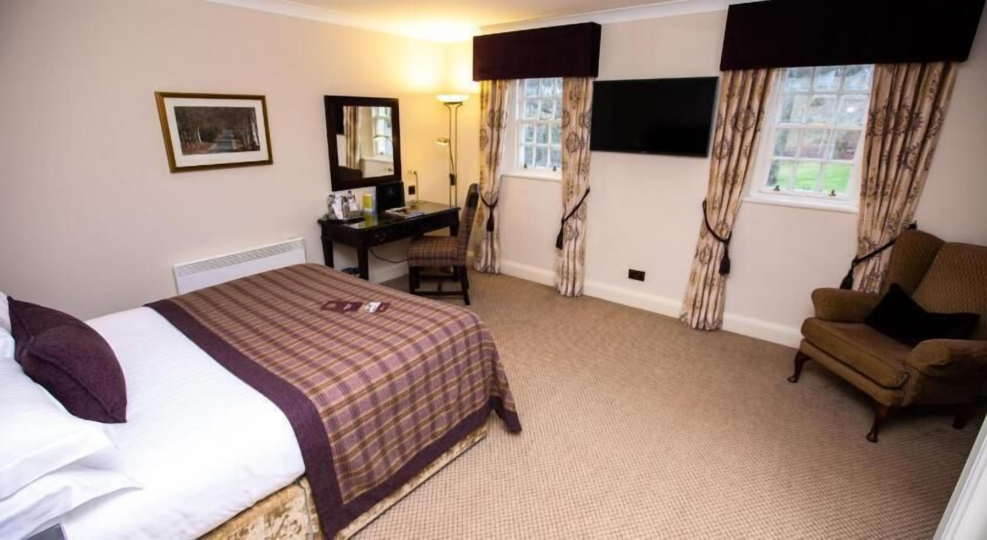 Premium bedding, in-room safe, individually decorated