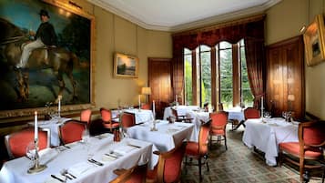 Breakfast, dinner served; British cuisine, garden views