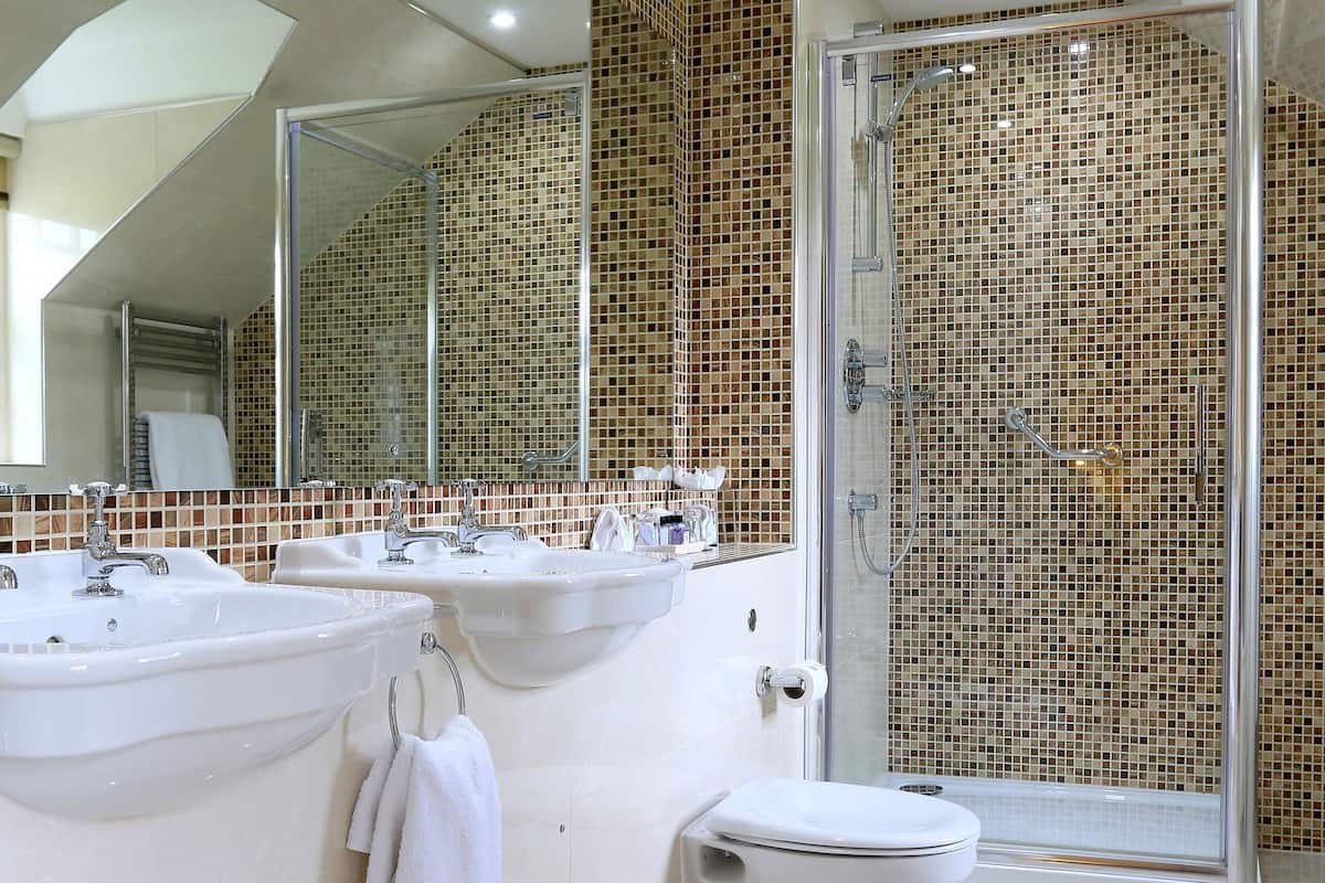 suite, 1 double bed (super deluxe suite) | 1 bedroom, premium bedding, in-room safe, individually decorated