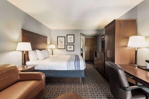 Room, 1 King Bed, Non Smoking | Premium bedding, down comforters, pillowtop beds, desk