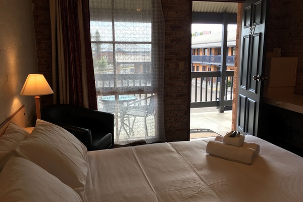 Double Room, 1 Queen Bed | Desk, blackout drapes, iron/ironing board, free WiFi