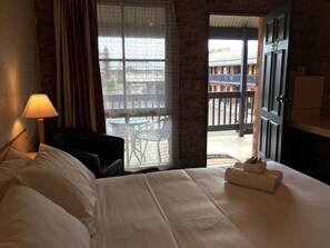 Double Room, 1 Queen Bed