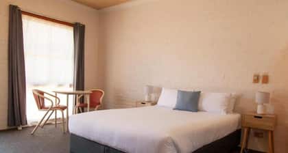 Bega Downs Motor Inn