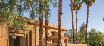 WorldMark Palm Springs - Plaza Resort and Spa