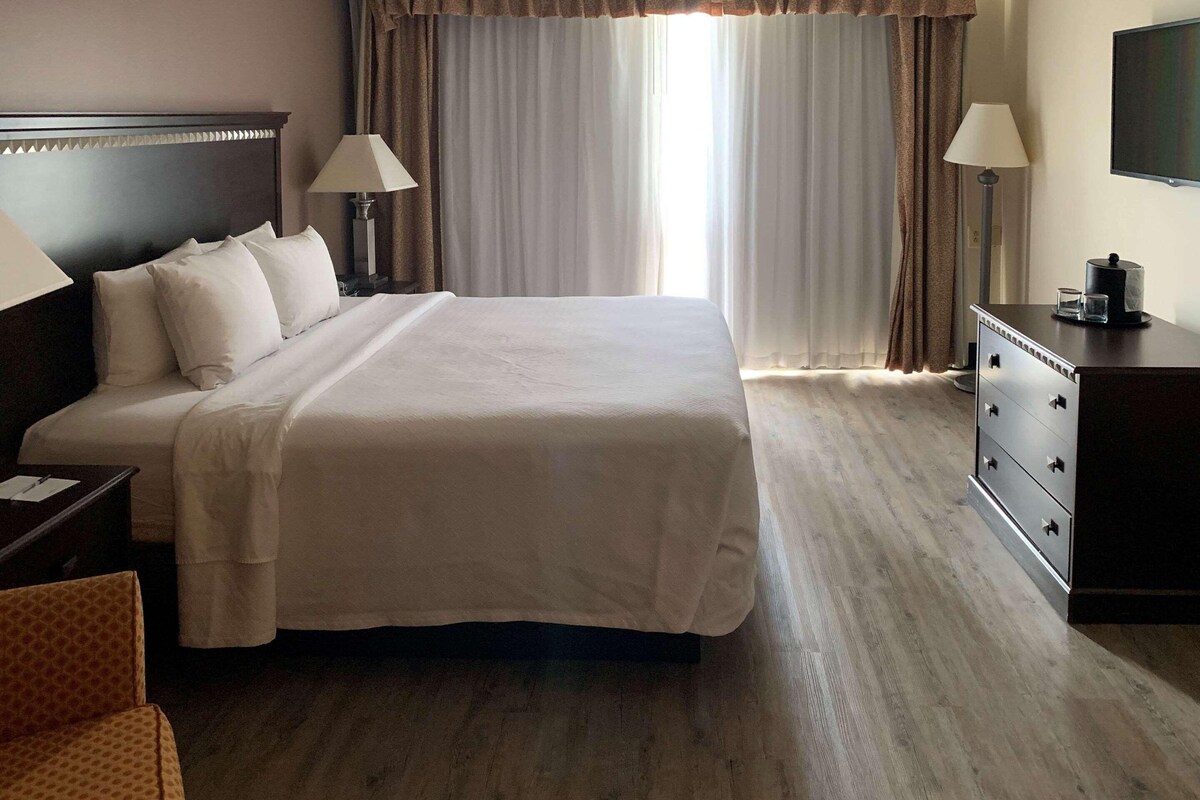 Premium bedding, desk, soundproofing, iron/ironing board