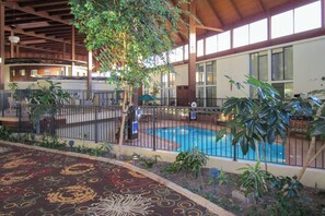 Indoor pool - Radisson Hotel Lenexa Overland Park (Lenexa)
