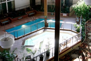 Indoor spa tub