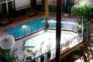 Indoor spa tub