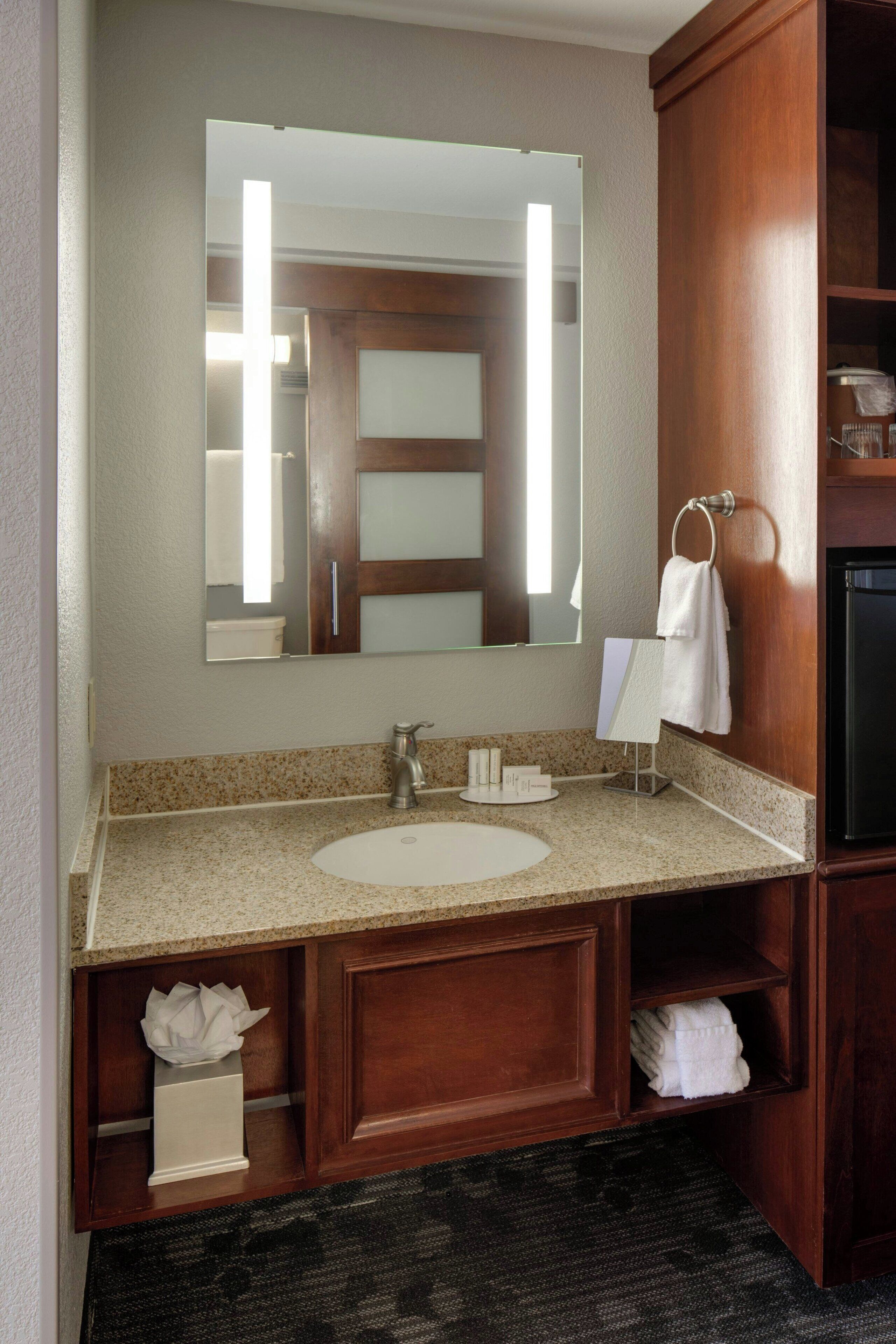 Photo - Courtyard by Marriott Boston Logan Airport