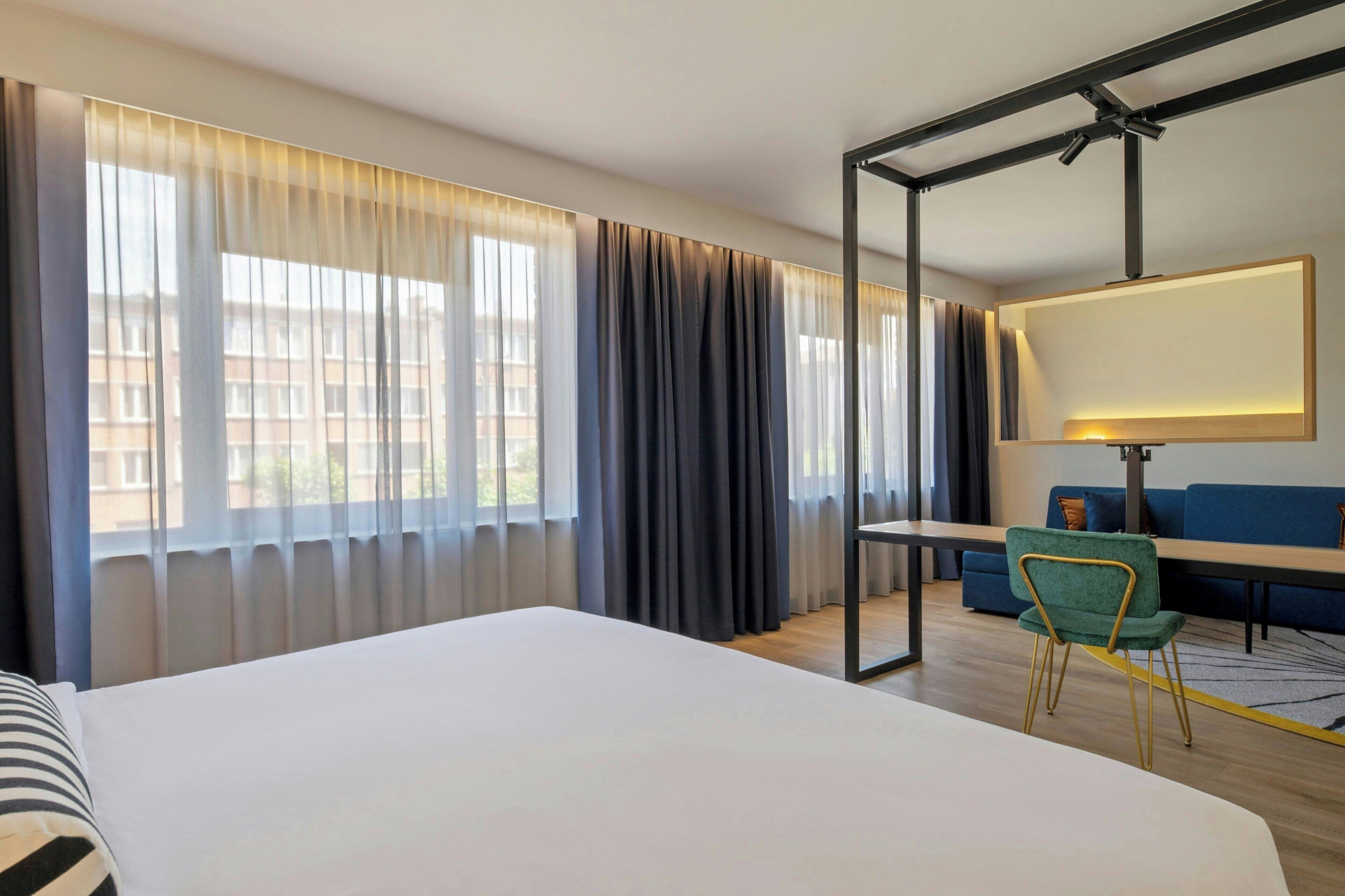 Junior Suite, 1 King Bed | Lounge