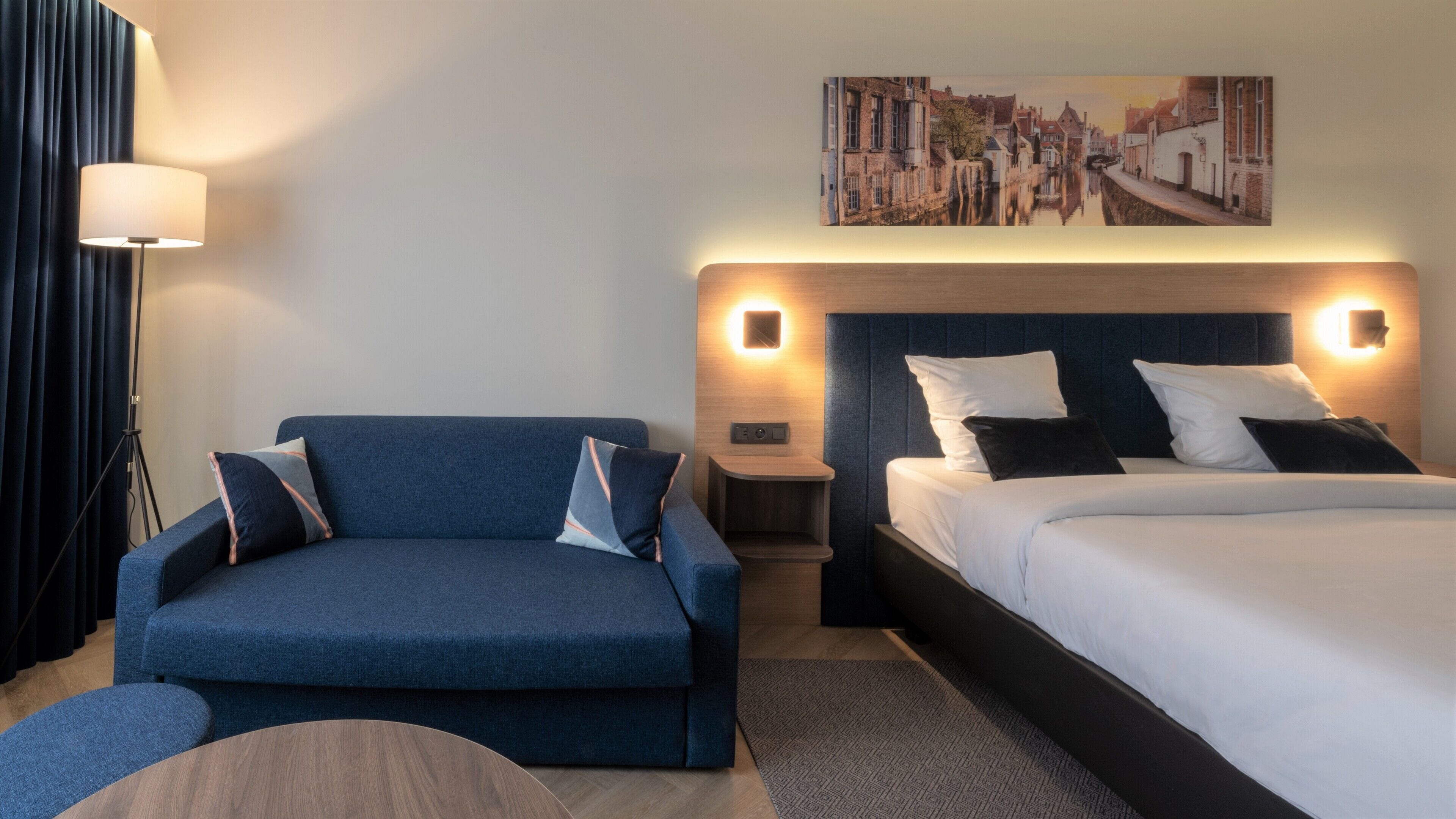 1 bedroom, premium bedding, in-room safe, desk