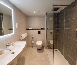 Free toiletries, hair dryer, towels, soap - Gresham Belson Hotel (Brussels)