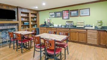 Free daily continental breakfast
