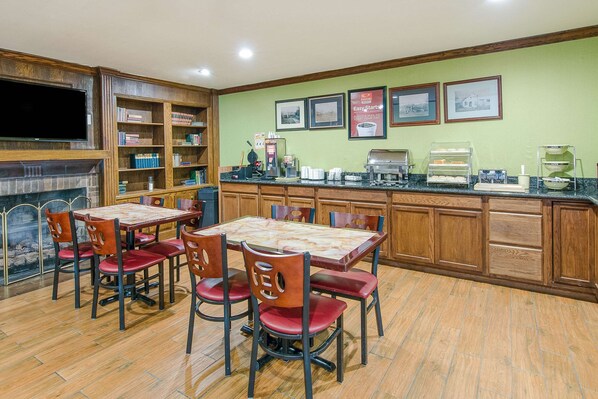Free daily continental breakfast