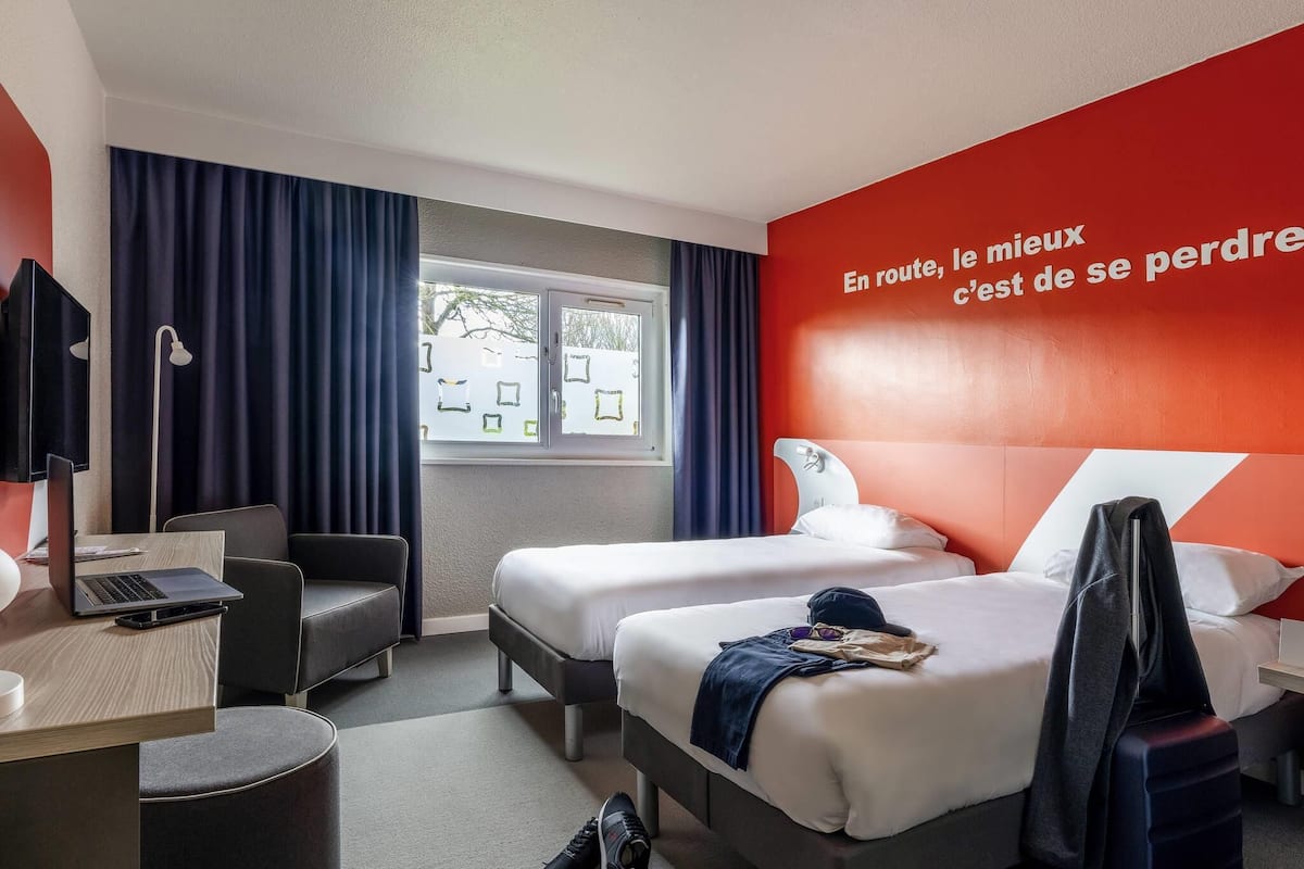 Standard Room, 2 Twin Beds | In-room safe, desk, soundproofing, iron/ironing board