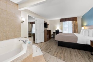 Escritorio, tabla de planchar con plancha, cunas gratuitas