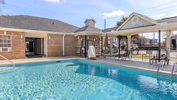 Seasonal outdoor pool