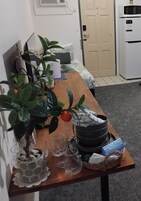 华丽双床房, 山景 | 羽绒被、办公桌、遮光窗帘、熨斗/熨衣板