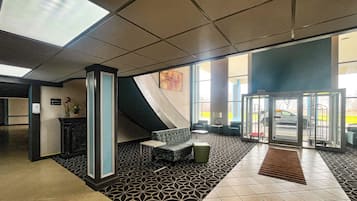 Coin salon dans le hall