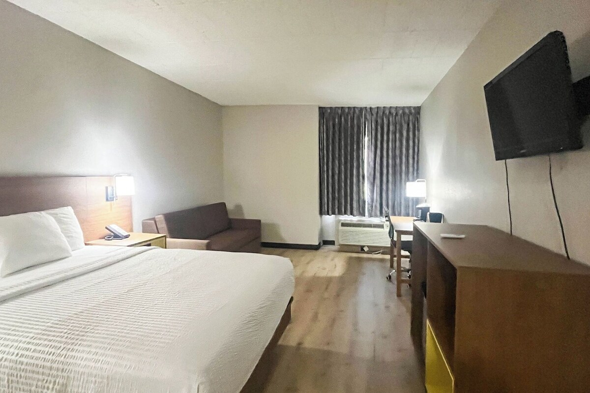 In-room safe, iron/ironing board, cribs (free), WiFi (free)