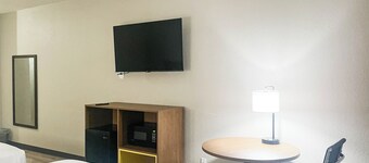 Studio 6 Suites Fremont, OH