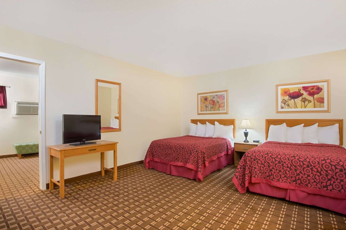 In-room safe, iron/ironing board, free cots/infant beds, rollaway beds