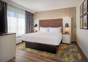 In-room safe, desk, laptop workspace, iron/ironing board - Doubletree by Hilton Monroe Township Cranbury (Monroe Township)