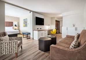 Caja fuerte, escritorio, espacio para trabajar con un portátil