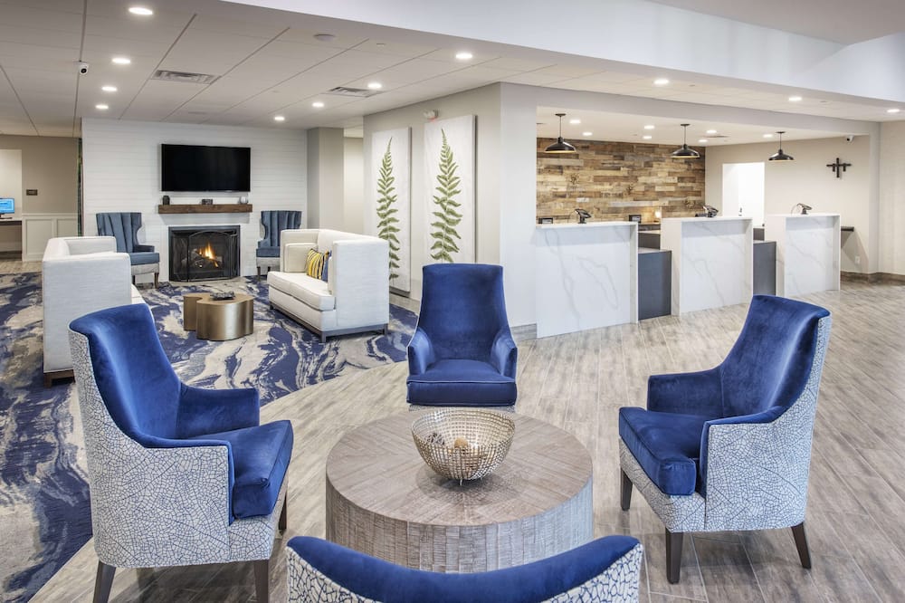 Doubletree by Hilton Monroe Township Cranbury