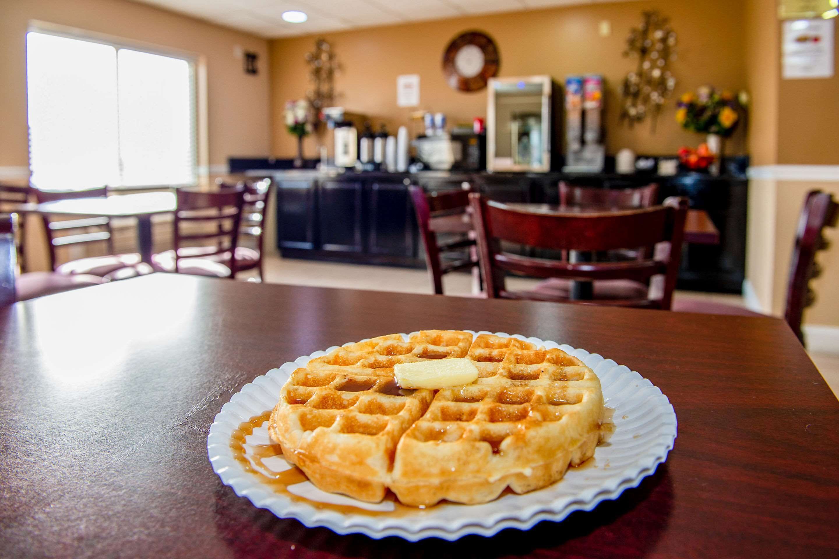 free daily continental breakfast