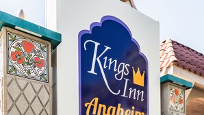 A Kings Inn Anaheim sign with a decorative border and a number '415' above it. - Kings Inn Anaheim at the Park & Convention Center (Anaheim)