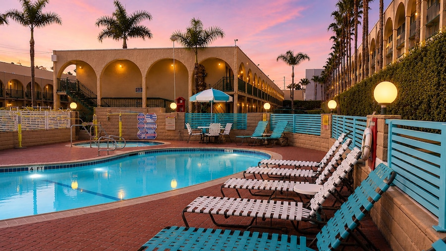 Kings Inn Anaheim at the Park & Convention Center
