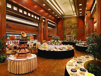 Buffet at The Queen Mary