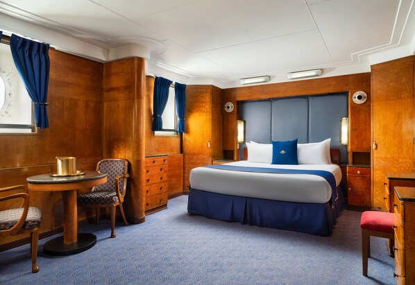 Suite (Full) | Hypo-allergenic bedding, pillowtop beds, individually decorated