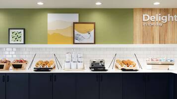 Tägliches inbegriffenes kontinentales Frühstück