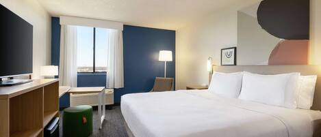 Premium bedding, in-room safe, desk, laptop workspace