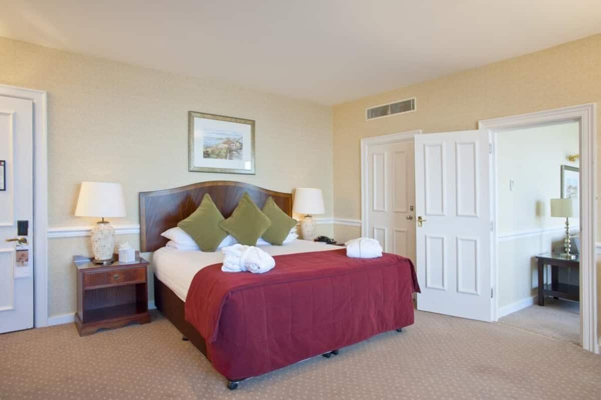 Superior Feature with View