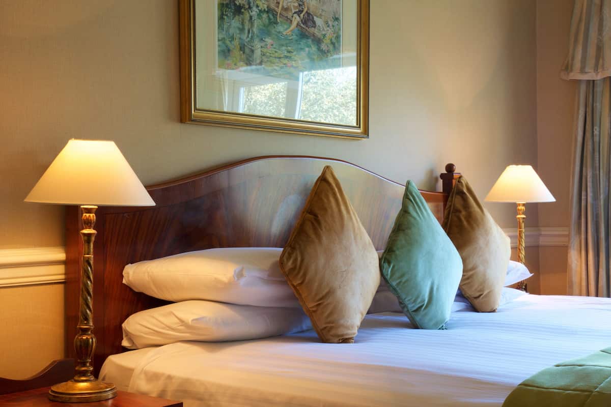 Desk, iron/ironing board, free WiFi, bed sheets