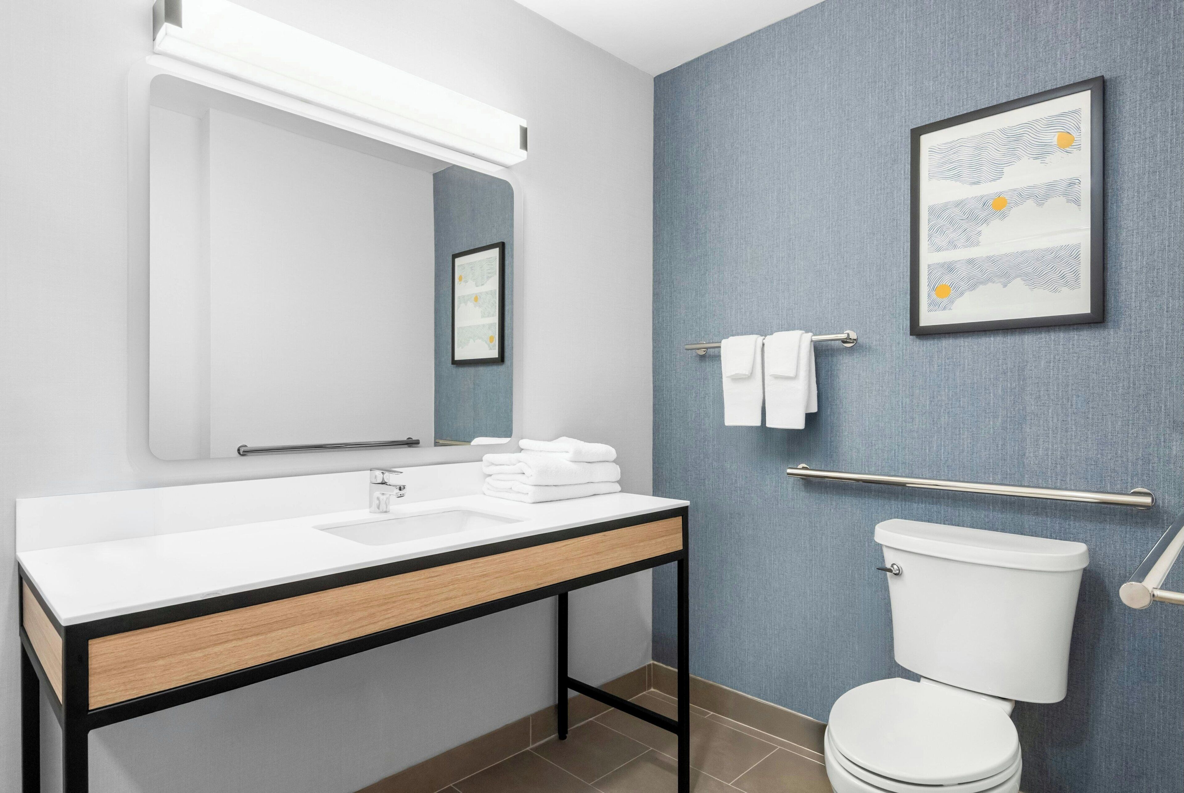 Room, 1 King Bed | Desk, laptop workspace, cribs (surcharge), rollaway beds (surcharge)
