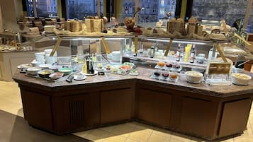 Daily buffet breakfast (EUR 23.50 per person)