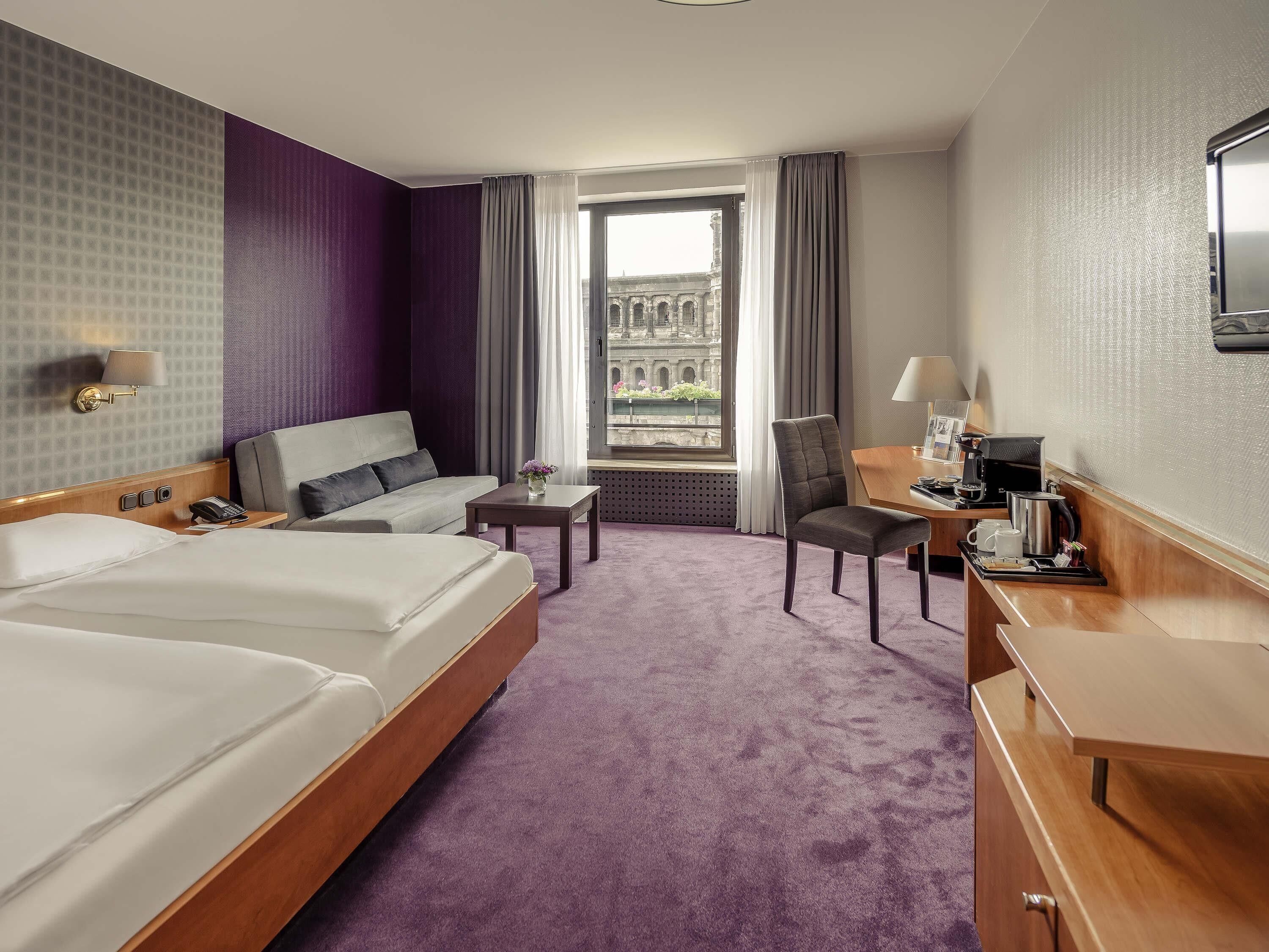 Privilege, Chambre Double, 1 lit double et 1 canapé-lit | Literie hypoallergénique, coffres-forts dans les chambres, bureau