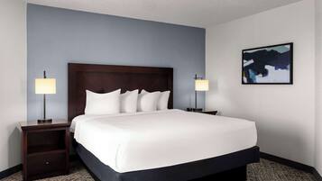 Safe på rommet, skrivebord, strykejern/-brett og wi-fi (mot et tillegg)