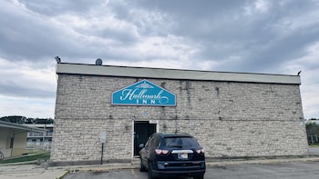 Hallmark Inn By OYO Fort Wayne