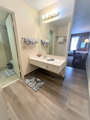 Hair dryer, towels - FairBridge Extended Stay – a Kitchenette Hotel (Idaho Falls)