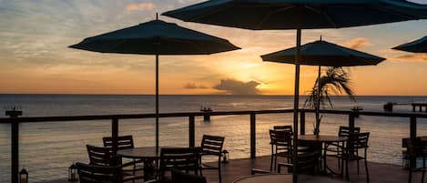 Caribbean cuisine, al fresco dining