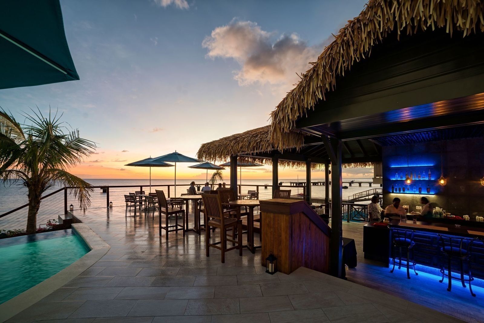 3 bar/lounge, bar tepi kolam renang