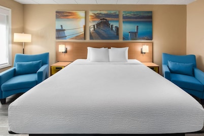 Days Inn by Wyndham Pierre