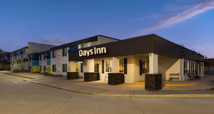 Days Inn by Wyndham Pierre