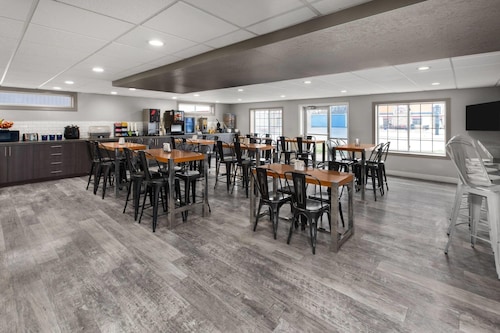 Days Inn by Wyndham Pierre